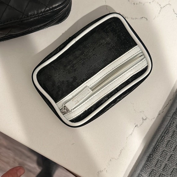 Trish McEvoy small planner - Picture 3 of 7